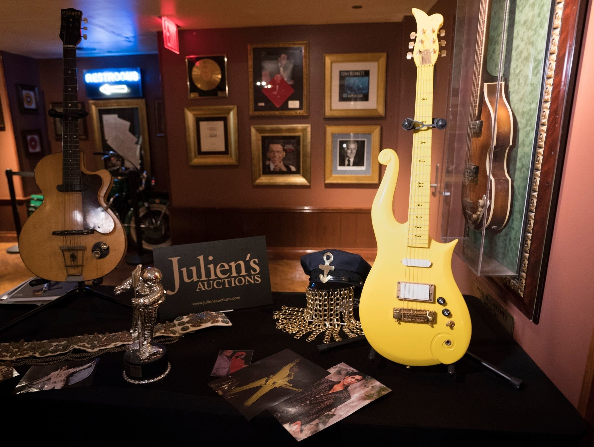 Prince – Yellow Cloud Guitar (1983) view 3